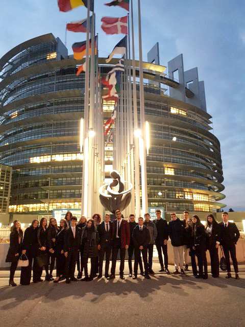 PARLEMENT SOIR